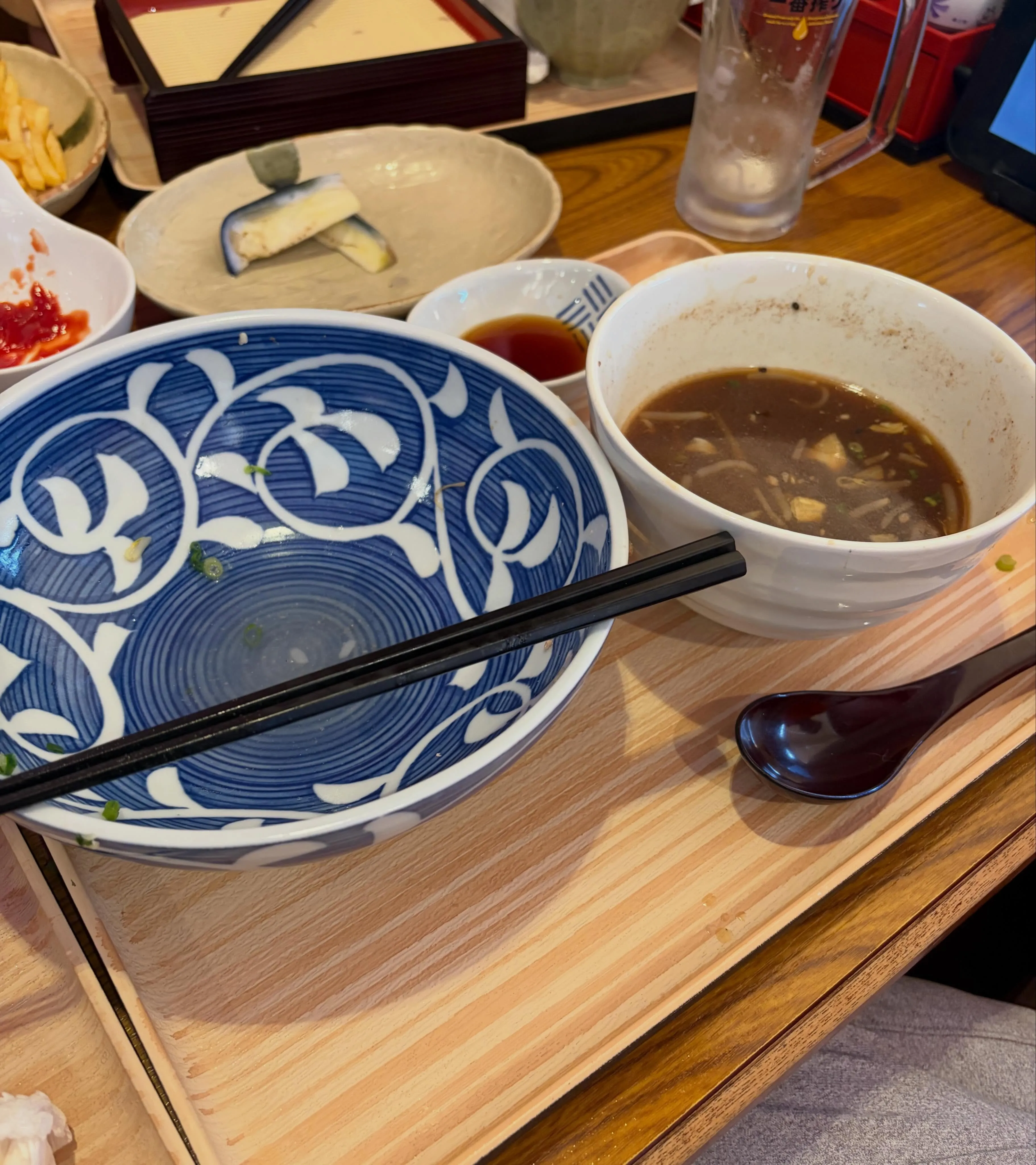 オープン準備の合間にみんなでランチ😋🍴💕